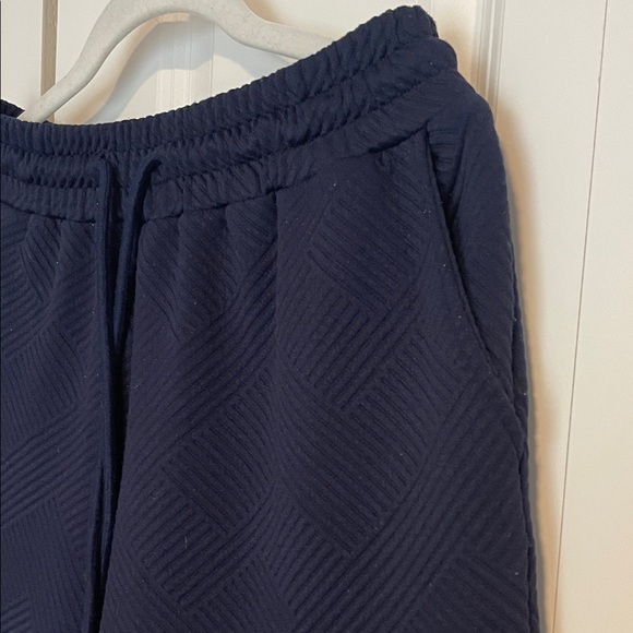 Textured Navy Sweatshirt & Joggers Set - Picture 9 of 9